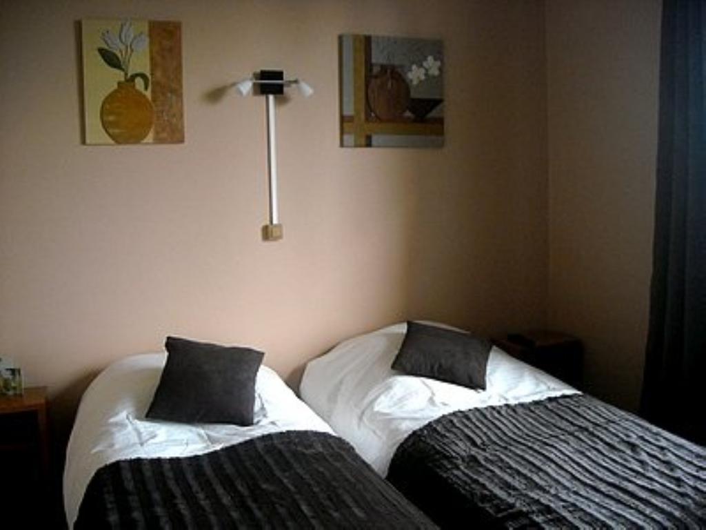 Logis Auberge Des Aulnettes Herouville-Saint-Clair Exterior photo