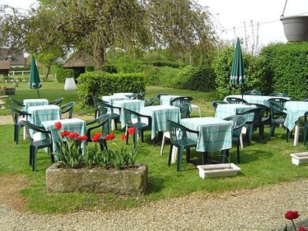 Logis Auberge Des Aulnettes Herouville-Saint-Clair Exterior photo